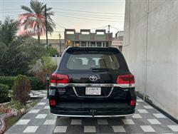 تۆیۆتا لاند کروزەر